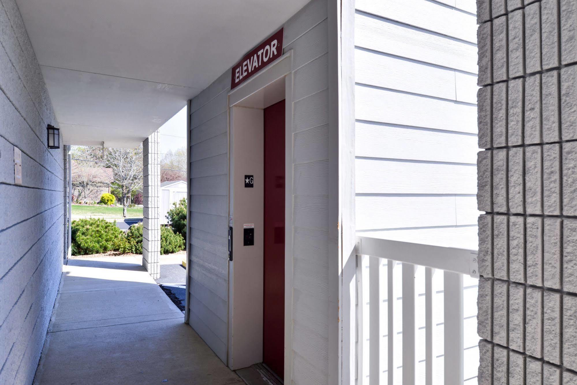 Motel Ramada By Wyndham Branson Exteriér fotografie
